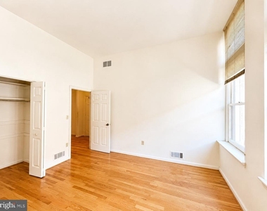 2030 Walnut Street - Photo Thumbnail 7