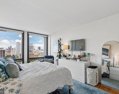 210 Locust Street - Photo Thumbnail 11