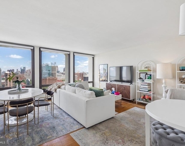 210 Locust Street - Photo Thumbnail 6