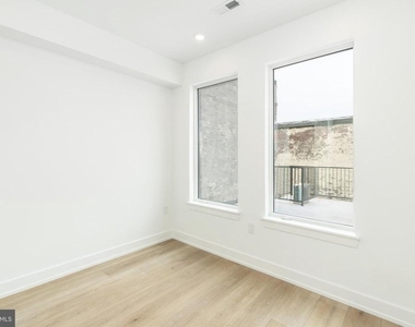 2002 Frankford Ave - Photo Thumbnail 16