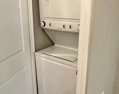 1527 Spruce Street - Photo Thumbnail 10