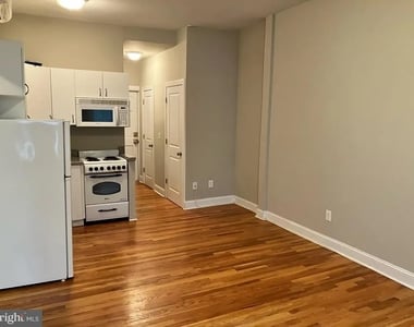 1527 Spruce Street - Photo Thumbnail 2