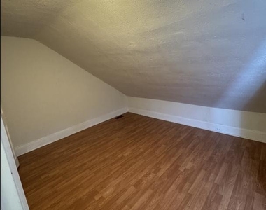 269 E Sharpnack Street - Photo Thumbnail 7