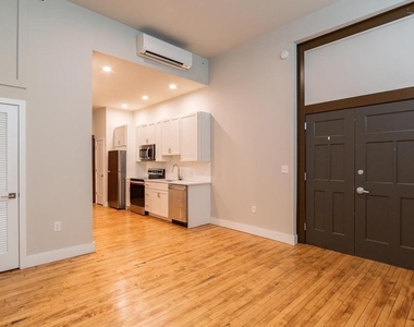 1300 S 19th Street - Photo Thumbnail 4