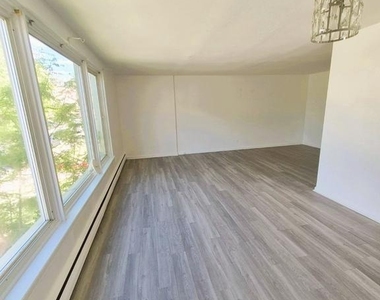 6486 Matthews Street - Photo Thumbnail 7