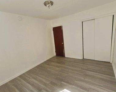 6486 Matthews Street - Photo Thumbnail 6