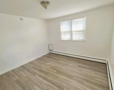 6486 Matthews Street - Photo Thumbnail 3