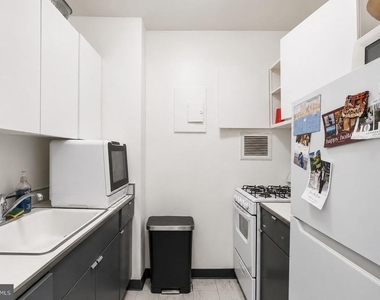 220 Locust Street - Photo Thumbnail 7