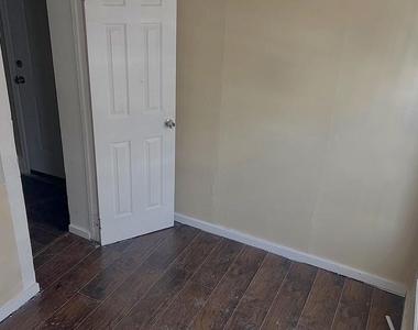 412 Lindley Avenue - Photo Thumbnail 4