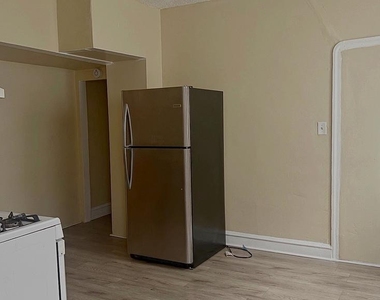 412 Lindley Avenue - Photo Thumbnail 8