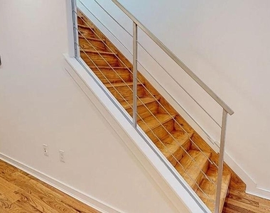 1642 N Marshall Street - Photo Thumbnail 4