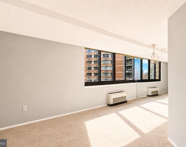 1420 Locust Street - Photo Thumbnail 2