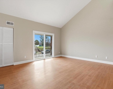 7750 Rockwell Avenue - Photo Thumbnail 3