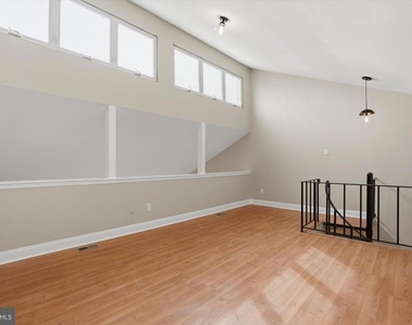 7750 Rockwell Avenue - Photo Thumbnail 22