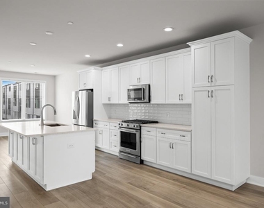 2150 Northbank Place - Photo Thumbnail 10
