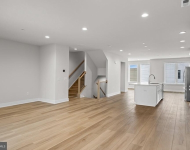 2150 Northbank Place - Photo Thumbnail 7
