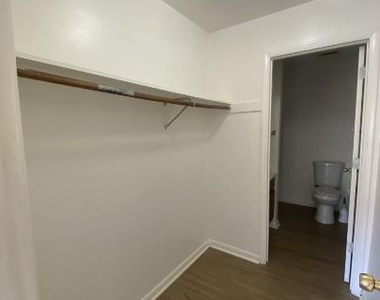 6408 Starbrook Drive - Photo Thumbnail 8
