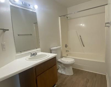 6408 Starbrook Drive - Photo Thumbnail 7