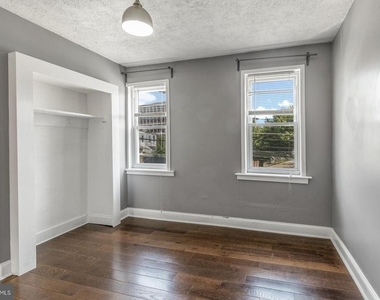 2564 Collins Street - Photo Thumbnail 14