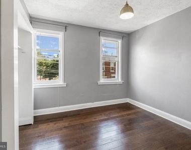 2564 Collins Street - Photo Thumbnail 11