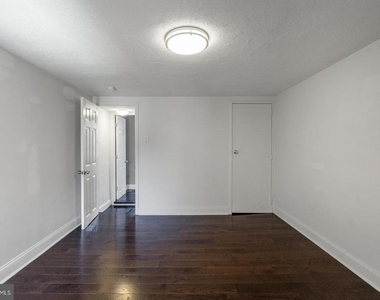 2564 Collins Street - Photo Thumbnail 17