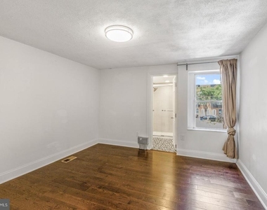 2564 Collins Street - Photo Thumbnail 15