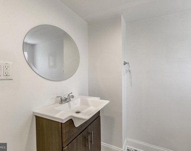 2564 Collins Street - Photo Thumbnail 20