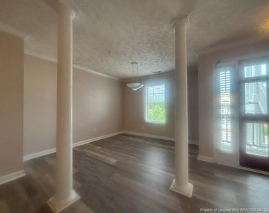 380 Bubble Creek Court - Photo Thumbnail 3