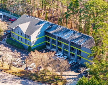 5104 Hollyridge Drive - Photo Thumbnail 5