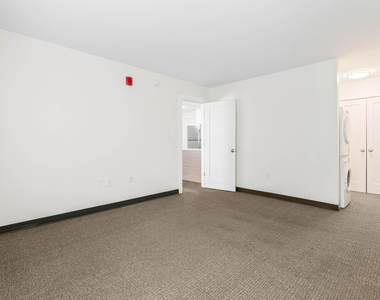 5104 Hollyridge Drive - Photo Thumbnail 12