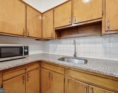 1817 Spruce Street - Photo Thumbnail 6