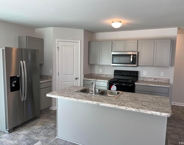 179 Maple Tree Lane - Photo Thumbnail 7