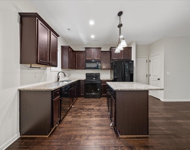 139 Smart Court - Photo Thumbnail 10