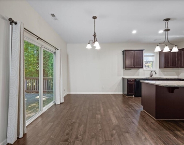 139 Smart Court - Photo Thumbnail 8