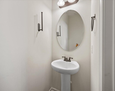 139 Smart Court - Photo Thumbnail 4