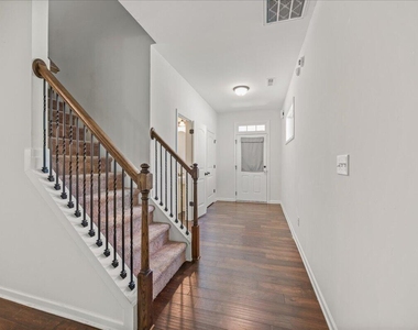 139 Smart Court - Photo Thumbnail 5