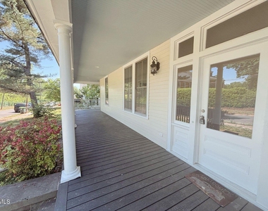 114 Forest Avenue - Photo Thumbnail 28