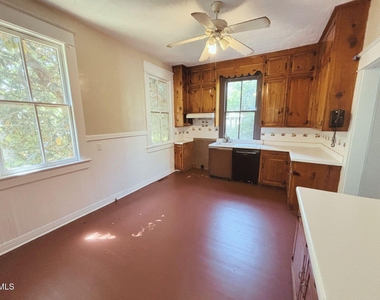 114 Forest Avenue - Photo Thumbnail 24