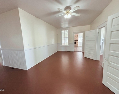 114 Forest Avenue - Photo Thumbnail 18