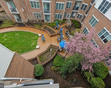 200 W Elm Street - Photo Thumbnail 18
