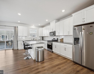 7 Kusy Terrace - Photo Thumbnail 3