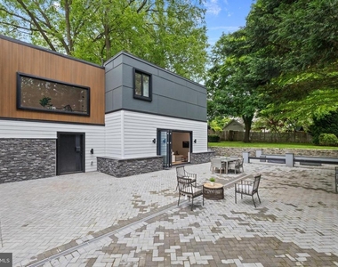 354 Winding Way - Photo Thumbnail 22