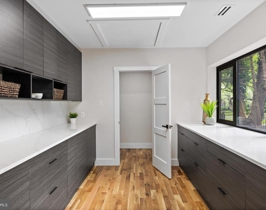 354 Winding Way - Photo Thumbnail 6