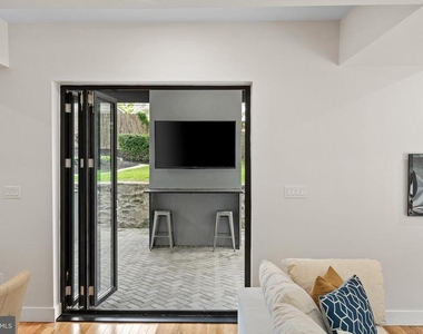 354 Winding Way - Photo Thumbnail 17