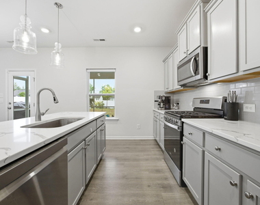 1401 Addison Lake Street - Photo Thumbnail 14