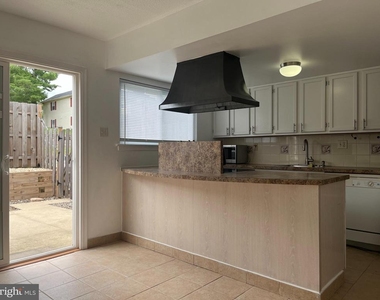 126 Wellington Ter Unit #11-l - Photo Thumbnail 1
