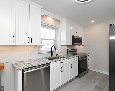 1318 Cherry Street - Photo Thumbnail 5