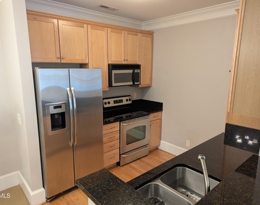401 Finsbury Street - Photo Thumbnail 2