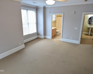 401 Finsbury Street - Photo Thumbnail 7