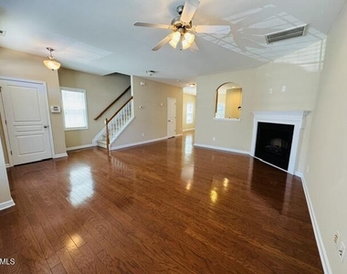 705 Keystone Park Drive - Photo Thumbnail 3